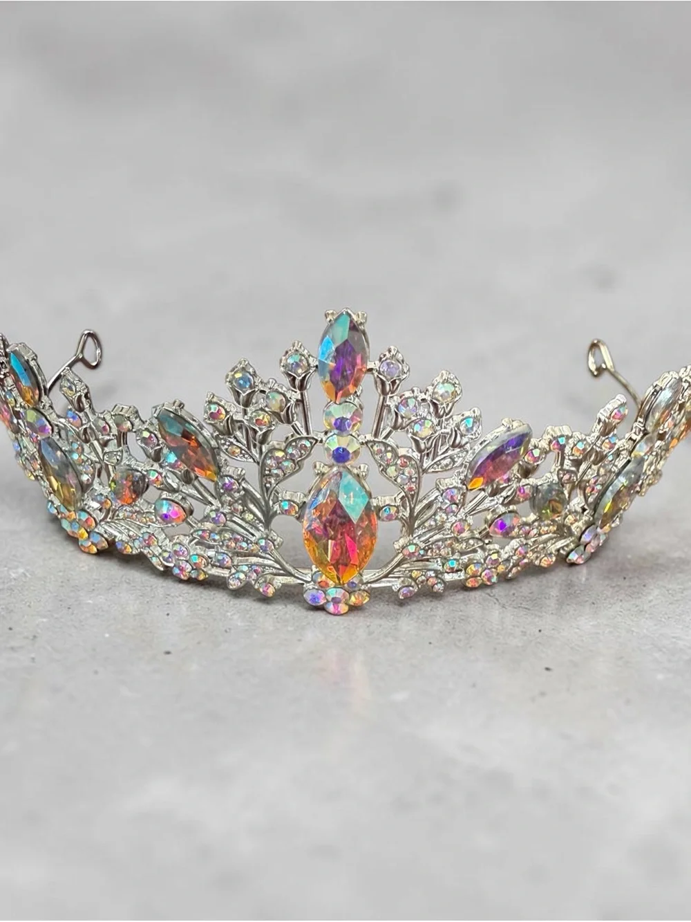 N/A elegant iridescent